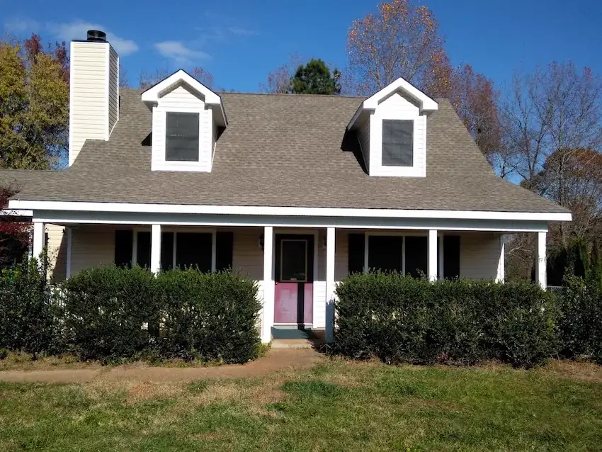 New vinyl siding installed on a Braselton, GA home