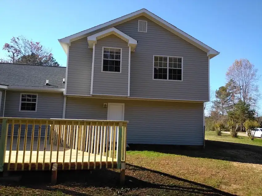 Finished vinyl siding on a North Georgia home