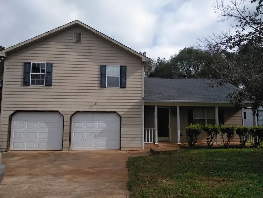 Vinyl Siding Makeover project photo